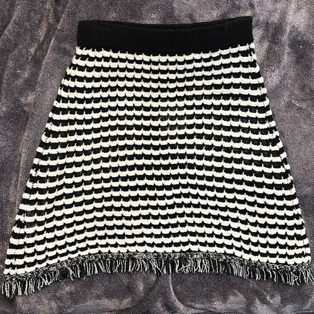 Mini white and black skirt